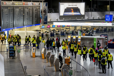 Χάος στα γερμανικά αεροδρόμια- «Εισαγωγές» εργαζομένων