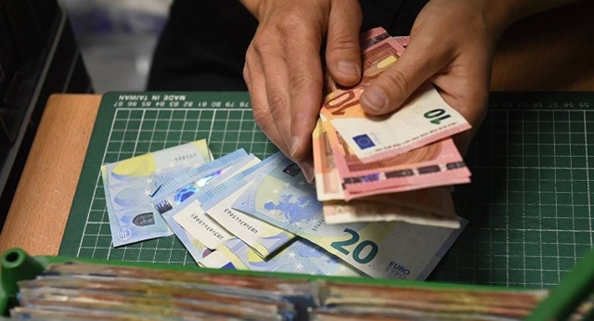 Νομοσχέδιο ΥΠΟΙΚ για επιστροφές-εξπρές και αυξήσεις αποδοχών