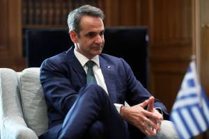 Μπαράζ επαφών Μητσοτάκη με τους πολιτικούς αρχηγούς για εθνικά θέματα