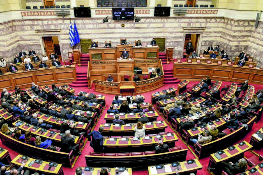 ΚΕΦΙΜ: Παρά τις επιμέρους βελτιώσεις, η νομοθετική διαδικασία στην Ελλάδα γίνεται στο πόδι