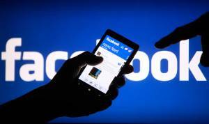 Ψευδείς λογαριασμοί και ενδεχόμενη εμπλοκή Σόρος «πονοκεφαλιάζουν» το Facebook