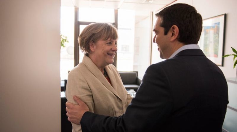 Bloomberg: Η Μέρκελ θα προτείνει κλιμακωτή συμφωνία