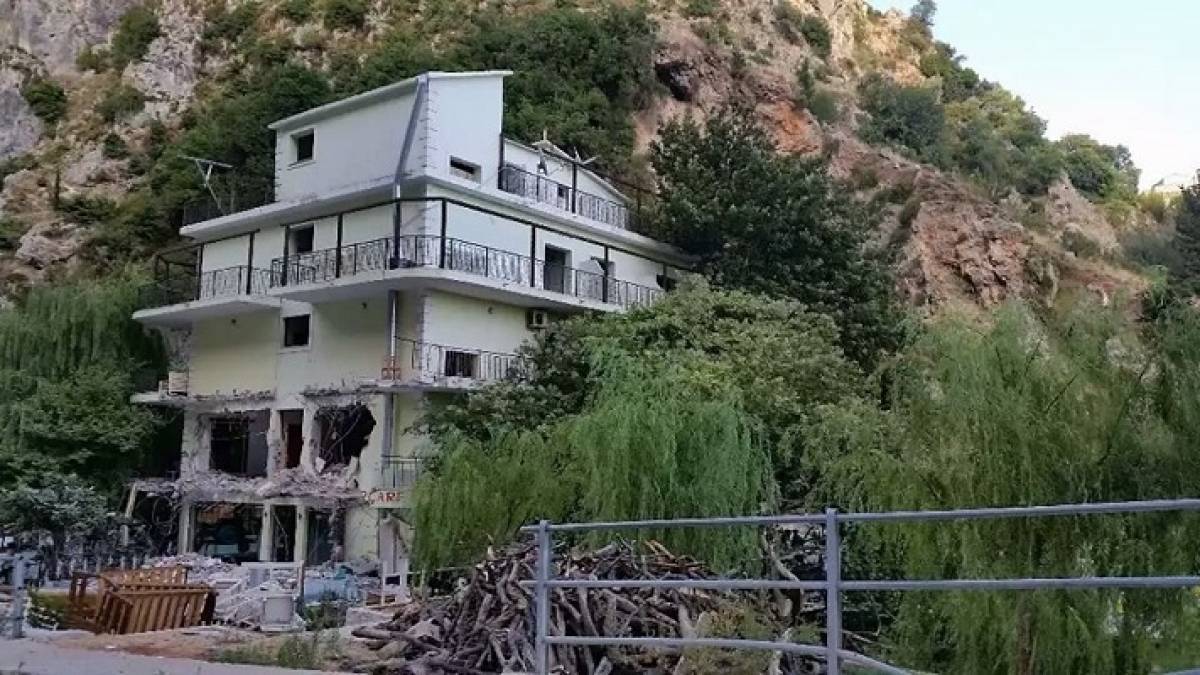 Την εντατικοποίηση των κατεδαφίσεων αυθαιρέτων στην Αττική προαναγγέλλει το ΥΠΕΝ