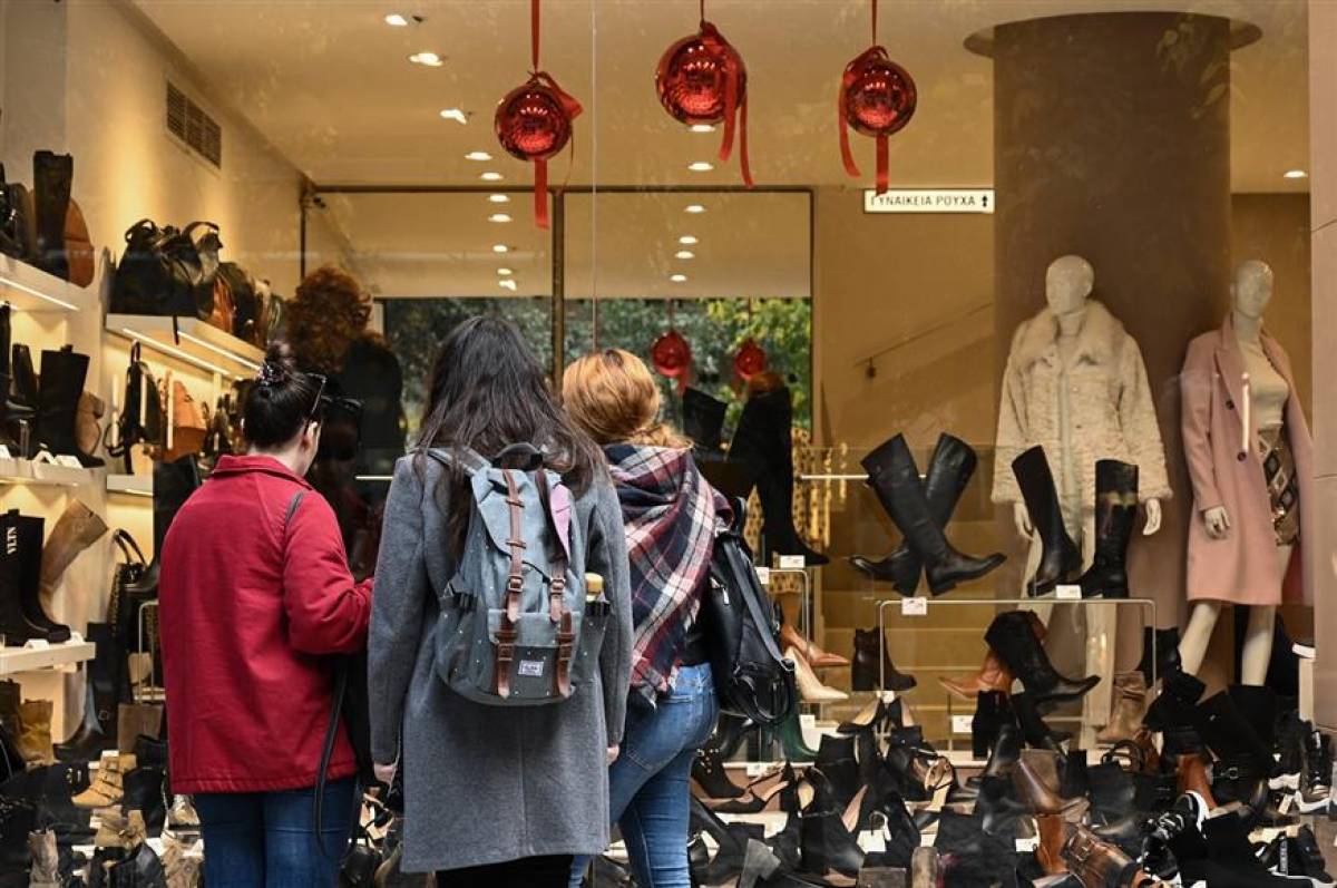 Μικρομεσαίες επιχειρήσεις: Καμπανάκι κινδύνου για «εορταστικές» ανατιμήσεις
