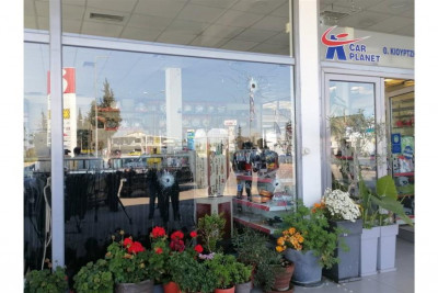 Θεσσαλονίκη: «Γάζωσαν» με καλάσνικοφ το βενζινάδικο του προέδρου Βενζινοπωλών
