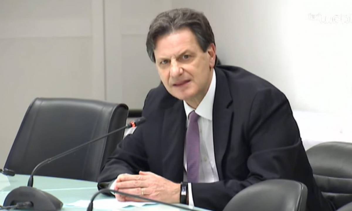 Σκυλακάκης: Να μην συμπιέζεται από υψηλά πλεονάσματα η αναπτυξιακή διαδικασία