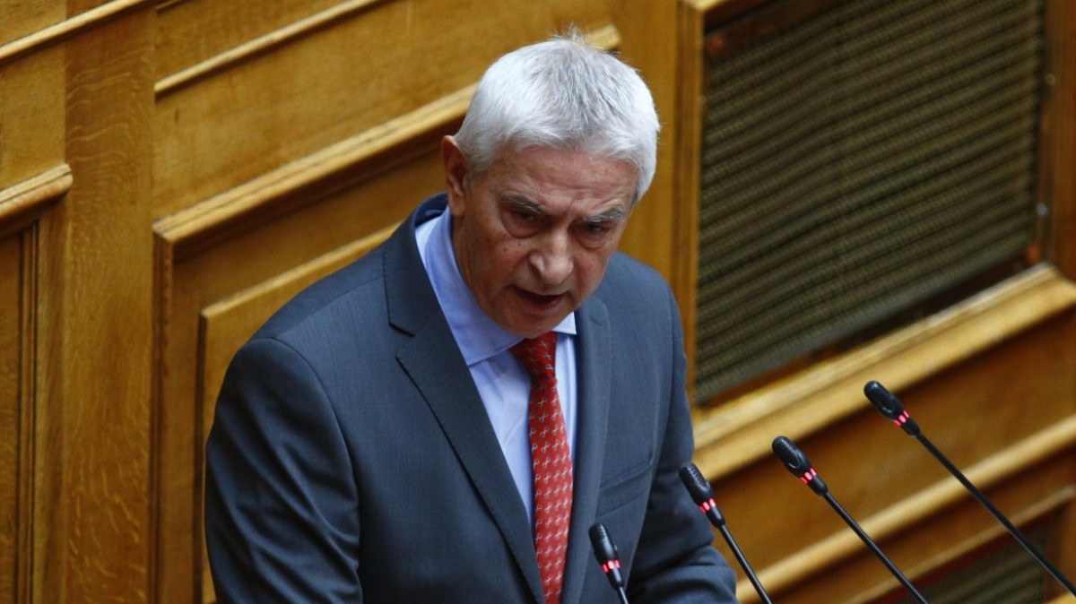 Ερώτηση Δημοσχάκη σε υπουργούς: Ζητά αυξήσεις και στα σώματα ασφαλείας