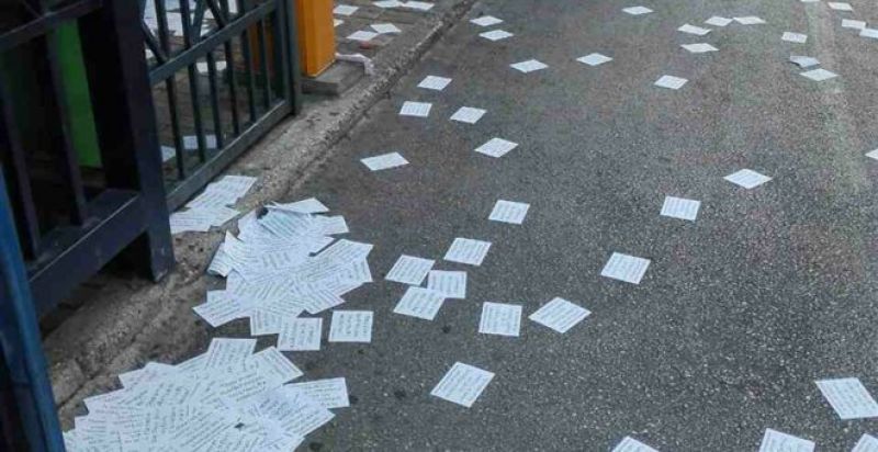 Μέλη του Ρουβίκωνα πέταξαν φυλλάδια κατά του Παπαδήμου στον Ευαγγελισμό