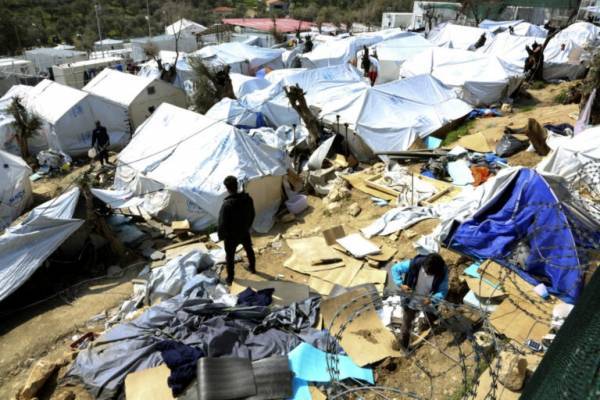 Γερμανικός Τύπος: Ανθρωπιστική καταστροφή στη Λέσβο