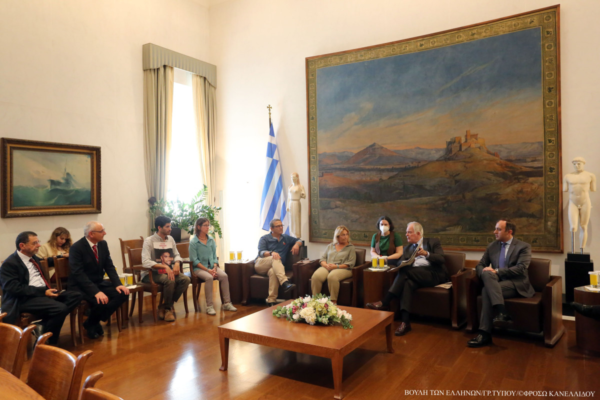 Συνάντηση Τασούλα με συγγενείς ομήρων της Χαμάς- Δέσμευση για διαμεσολάβηση