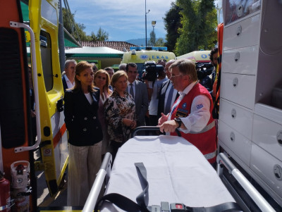 Ένωση Ελλήνων Εφοπλιστών: Προσέφερε άλλα 6 ασθενοφόρα στο ΕΣΥ