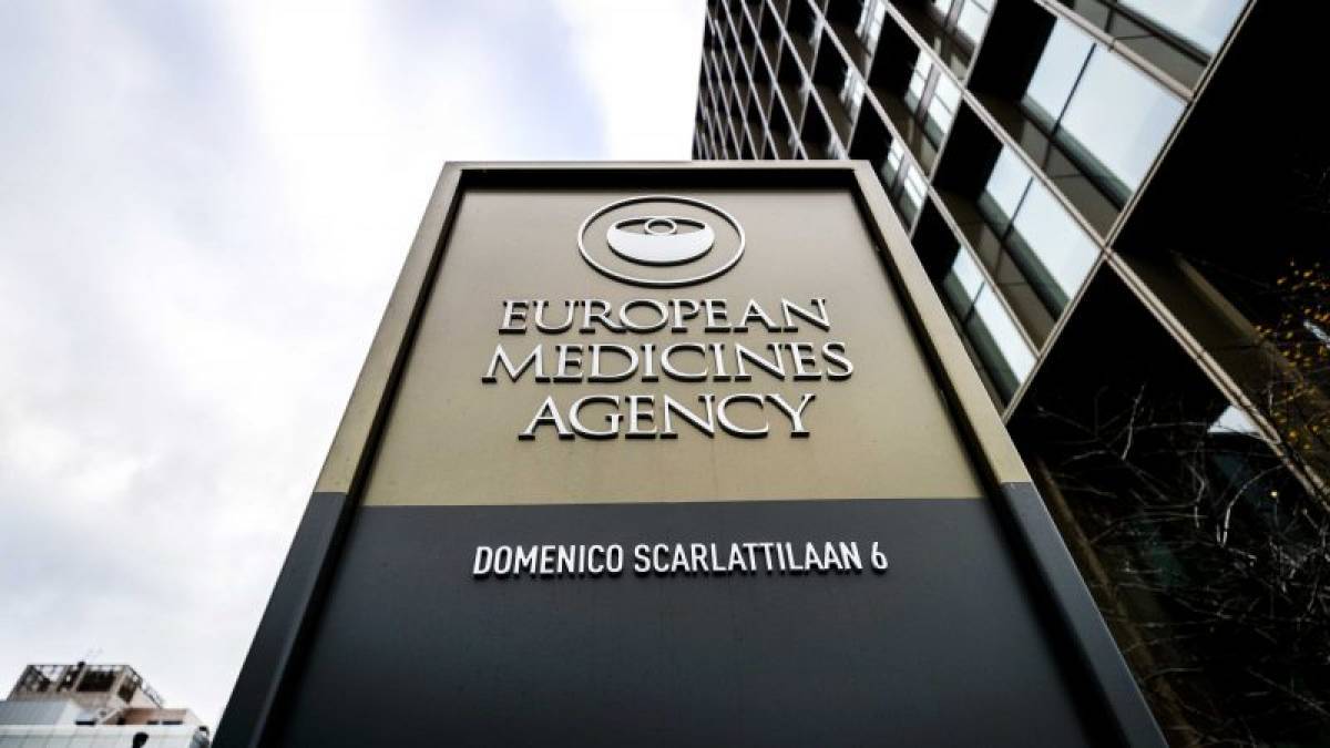Εμβόλια: Πάνε για τρίτη δόση χωρίς έγκριση από τον EMA