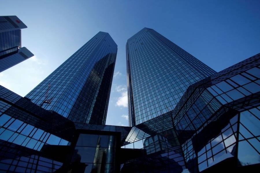 Deutsche Bank: Ύστατη λύση η συγχώνευση με την Commerzbank