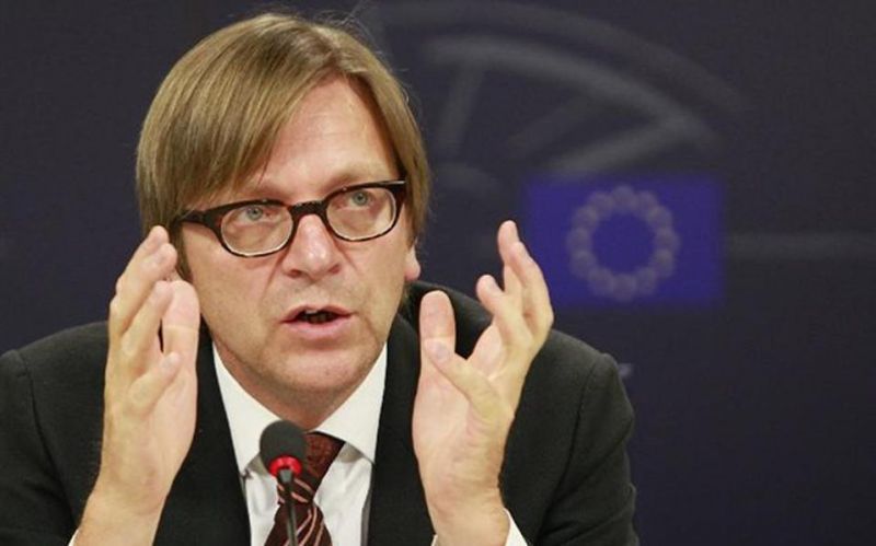 Σοβαρή απειλή για την Ευρωζώνη ένα Grexit, προειδοποιεί ο Verhofstadt