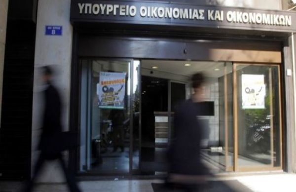 Τα σενάρια της κυβέρνησης για τις φορολογικές κλίμακες των εισοδημάτων