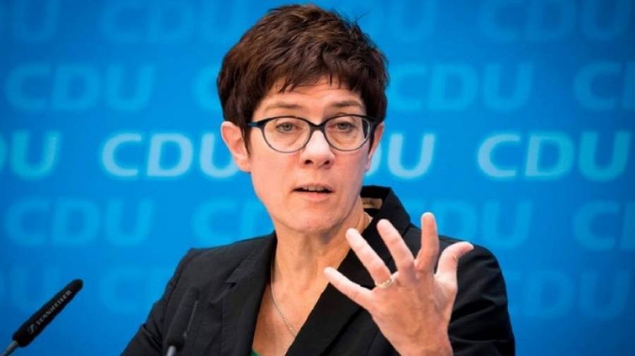 «Ακατάλληλη» για καγκελάριο θεωρούν οι Γερμανοί την αρχηγό του CDU