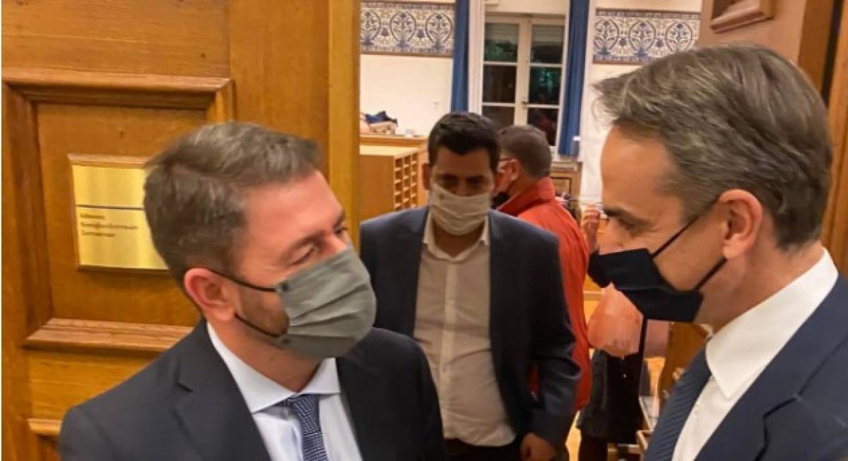 Η εκκλησία Κρήτης φέρνει... κοντά Μητσοτάκη- Ανδρουλάκη