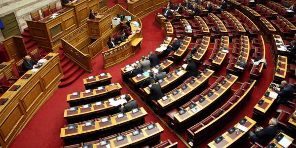Πέρασε η τροπολογία που καταργεί ασυμβίβαστο βουλευτών σε ευρωεκλογές
