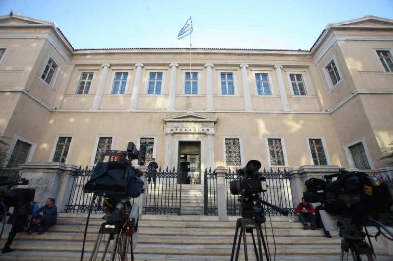 «Φωτιά» στο πολιτικό σκηνικό μετά την απόφαση του ΣτΕ-Δεν κλείνουν τα κανάλια