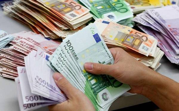 Μάχη ρευστότητας στην αγορά-Εκκίνηση προγράμματος €200 εκ. στην Αττική