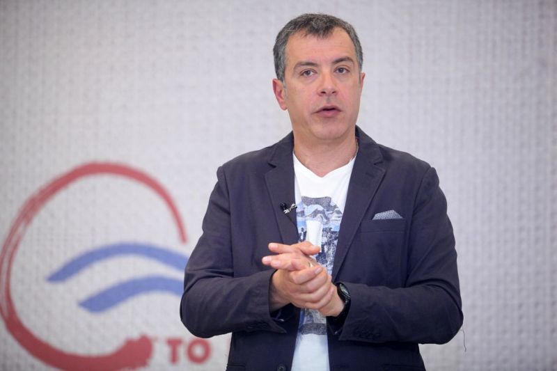 Θεοδωράκης: «Παράλογο» το μπόνους των 50 εδρών