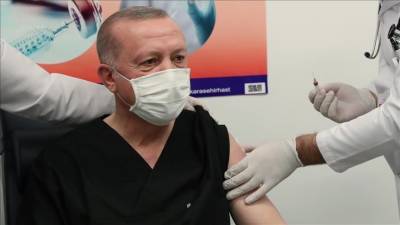 Ο Ερντογάν έκανε τρίτη δόση του εμβολίου κατά της Covid-19