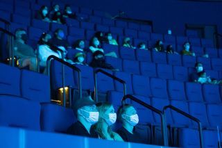 CDC:Η μετάλλαξη Δέλτα μεταδίδεται εξίσου εύκολα από εμβολιασμένους και ανεμβολίαστους