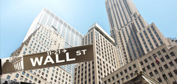 Αρνητικό άνοιγμα στη Wall Street που οδεύει προς εβδομαδιαίες απώλειες