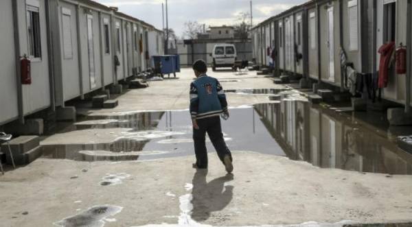 Επιχείρηση της ΕΛΑΣ στη δομή φιλοξενίας του Ελαιώνα