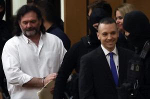 Δίκη Χρυσής Αυγής: Αναστολή έκτισης ποινής ζήτησαν Κασιδιάρης και Λαγός