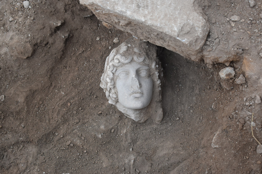 Βρέθηκε κεφαλή του θεού Απόλλωνα σε ανασκαφή στους Φιλίππους