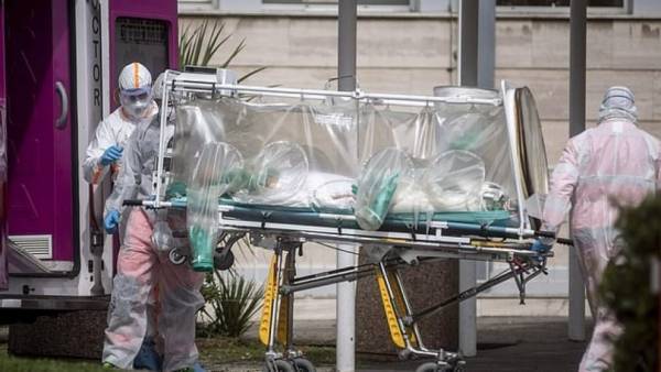 Ιταλία: Μείωση νεκρών και 355 νέα κρούσματα το τελευταίο 24ωρο