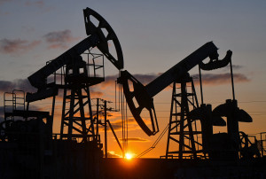 Πέφτει άνω του 1% λόγω… Βενεζουέλας το πετρέλαιο-«Κατρακυλά» το αέριο