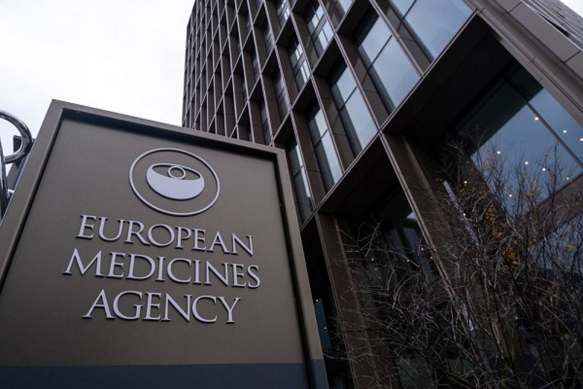 EMA: Νέα έκκληση για εμβολιασμό προς αποτροπή «τέταρτου κύματος»