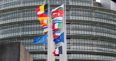 Το Ecofin καλεί τις τράπεζες να στηρίξουν νοικοκυριά και επιχειρήσεις