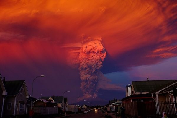 Συναγερμός στη Χιλή- Ξύπνησε το ηφαίστειο μετά από 50 χρόνια (vid)