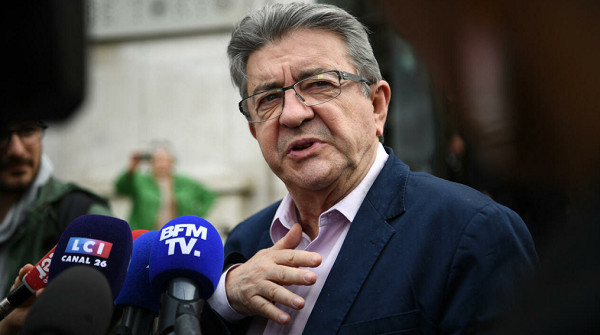O Μελανσόν «συμμαχεί» με το γαλλικό κομμουνιστικό κόμμα