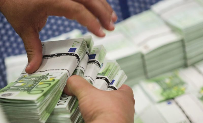 Σε 700 κατασχέσεις καθημερινά προχωρά η Εφορία