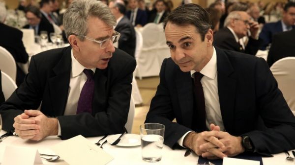 Συνάντηση με σημασία (;) του Aμερικανού πρέσβη με Μητσοτάκη