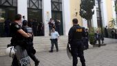 Σκηνές Φαρ Ουεστ στα δικαστήρια της Ευελπίδων
