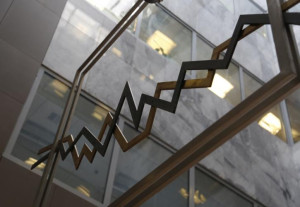 Ελεγχόμενη πτώση στο Χρηματιστήριο - «Ανθεκτικές» οι 1.350 μονάδες