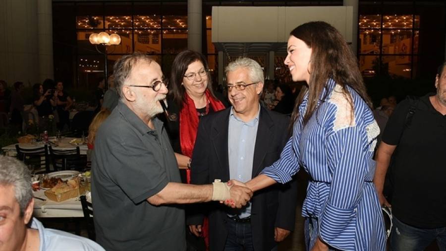 Τι γύρευε η Κατερίνα Στικούδη στον Περισσό;