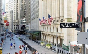 Wall Street: Αρνητικά πρόσημα εν αναμονή των δασμών Τραμπ