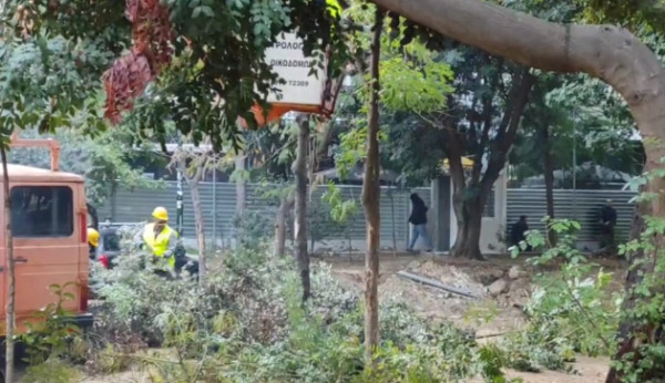 Ελληνικό Μετρό: Τι απαντά για την κοπή δέντρων στα Εξάρχεια