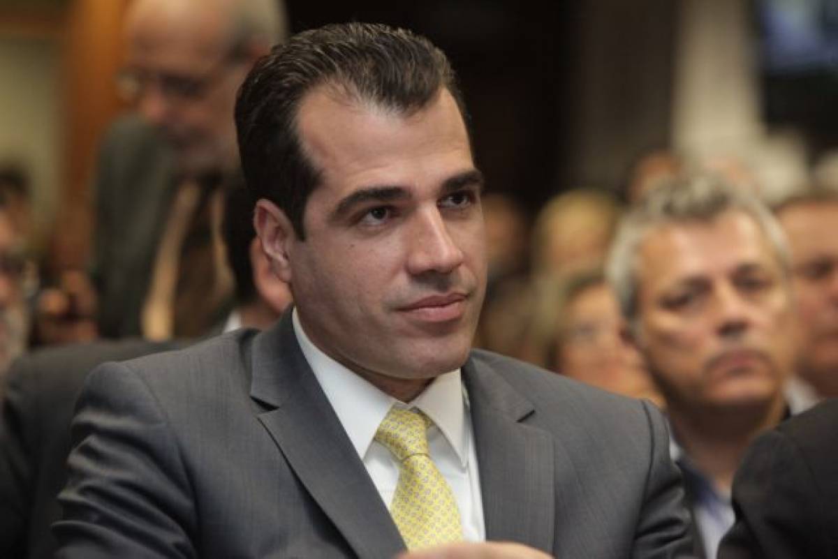 Εμβολιασμοί: Απόλυση και πρόστιμο €5.000 σε όσους εκδίδουν και λαμβάνουν πλαστό πιστοποιητικό