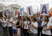 Απεργιακός ξεσηκωμός κατά του ασφαλιστικού - «Παραλύει» η χώρα