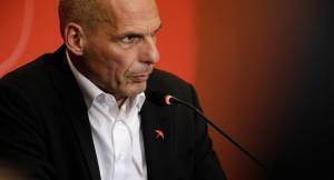 Βαρουφάκης: «Προβιά του πέμπτου μνημονίου» το Ταμείο Ανάκαμψης