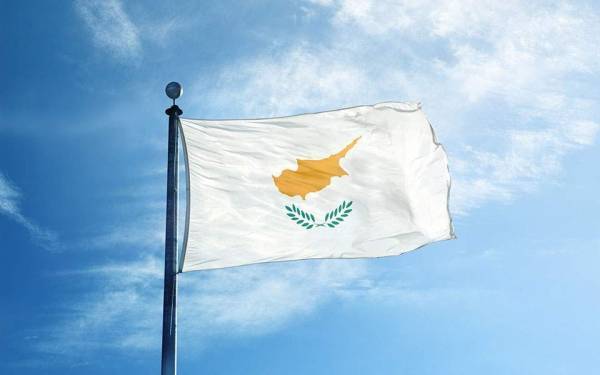 Εκτεθειμένη η κυπριακή κυβέρνηση για τα «χρυσά» διαβατήρια