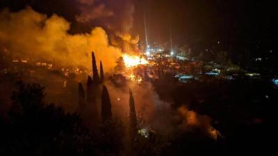 Σάμος: Φωτιά κοντά στο Κέντρο Υποδοχής και Ταυτοποίησης προσφύγων