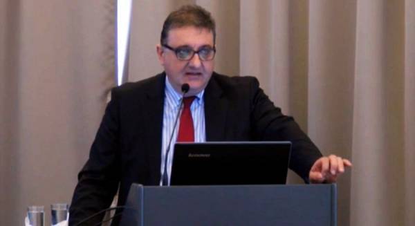 Εξαδάκτυλος: Εκτός lockdown μόνο με διψήφιο αριθμό διασωληνωμένων